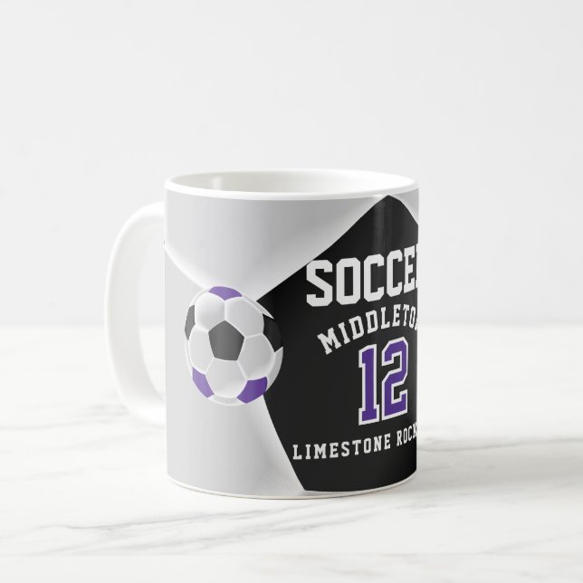 Lila, schwarzer und weißer ⚽ Fußball Kaffeetasse (Vorderseite Links)