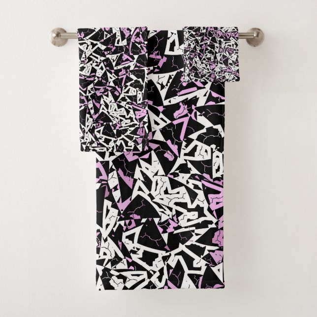 Lila schwarzes Dreiecksmuster Badhandtuch Set (Insitu)