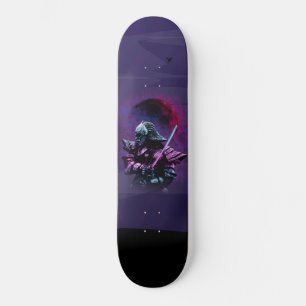 Lila Schwerttreue des japanischen Bushido-Kriegers Skateboard