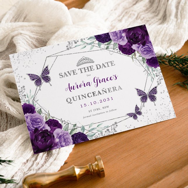 Lila Silver Quinceanera Floral Save the Date Ankündigung (Von Creator hochgeladen)