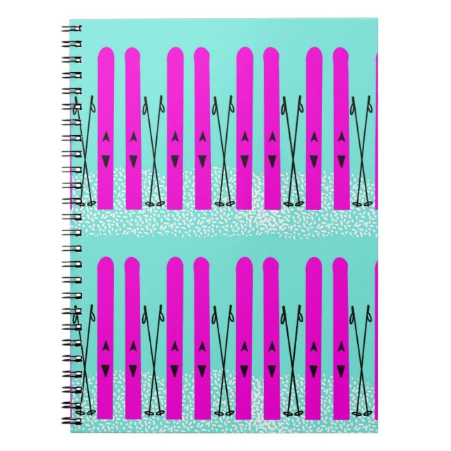 Lila Skier auf blauem Notebook Notizblock (Vorderseite)