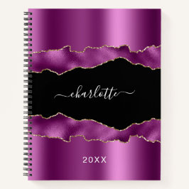 Lila Skript für den Namen von schwarzem Adat-Marmo Notizbuch