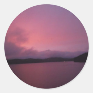 Lila Sonnenuntergang am Arrowhad-See Runder Aufkleber