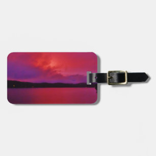 Lila Sonnenuntergang in heiß rosa auf dem Arrowhad Gepäckanhänger