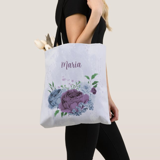 Lila staubblaue Blütenblume (Von Nahem)