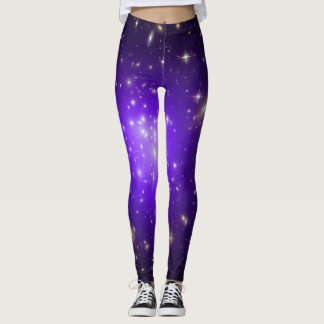 Lila Sterne im Weltraum der NASA Leggings
