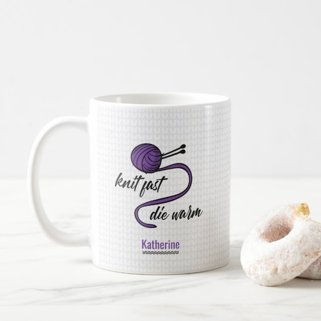 Lila Strick schnell, Die warm Kaffeetasse (Mit Donut)