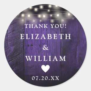 Lila String Lights Rustic Wood Gastgeschenk Hochze Runder Aufkleber