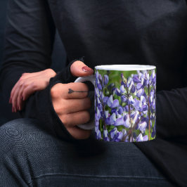 Lila subalpine Lupine Kaffeetasse