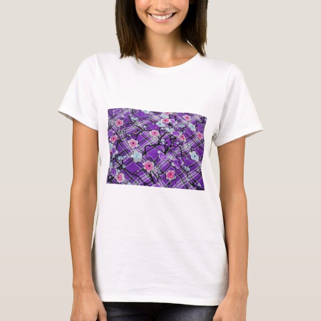 Lila T-Shirt (Vorderseite)