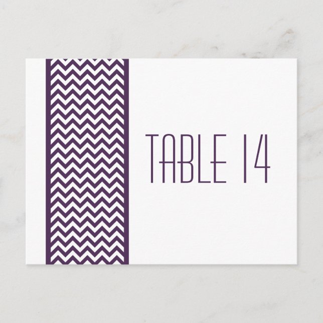 Lila Tischnummer an Zickzack Grenzen Postkarte (Vorderseite)