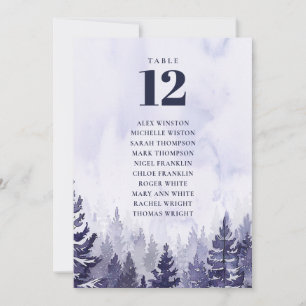 Lila Tischnummer der Kiefernwälder