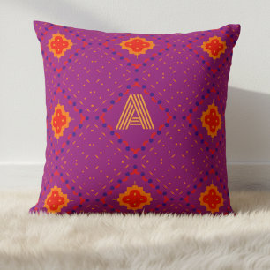 Lila Tribal-Monogramm-Wurfkissen Kissen