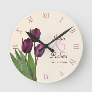 Lila Tulpenjubiläum Runde Wanduhr