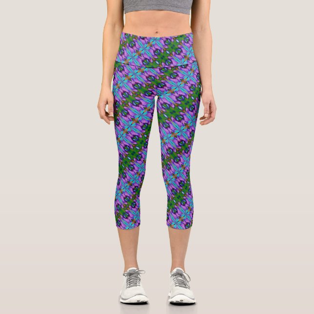 Lila türkisfarbenes, grünes Abstraktdesign Capri Leggings (Vorderseite)