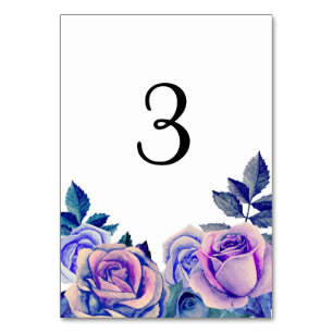 Lila und blaue Rosen-Tischnummer. Winterhochzeit Tischnummer