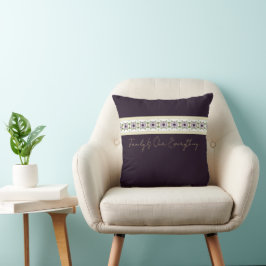 Lila und Creme Kissen