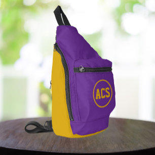 Lila und Gold Schulfarben und Buchstaben Crossbody Bag