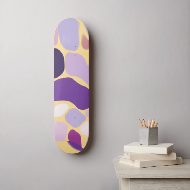 Lila und Gold Skateboard (Wandkunst)