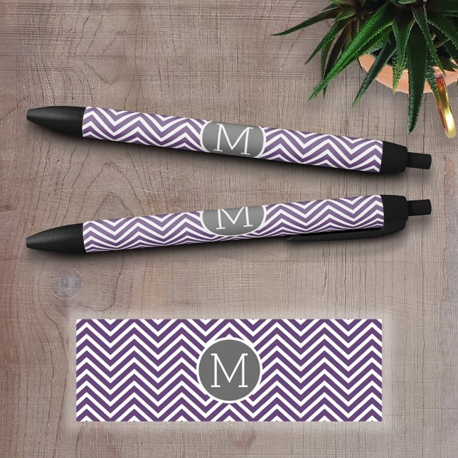 Lila und graues Zickzack Muster mit Monogramm Kugelschreiber (Custom Pen - Personalize this writing pen with your name, monogram or other text)
