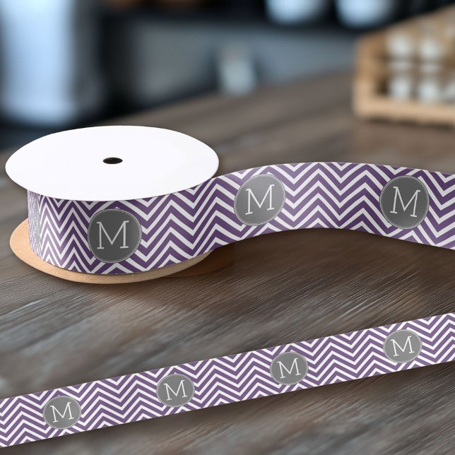 Lila und graues Zickzack Muster mit Monogramm Satinband (Custom Ribbon on a Roll - Personalize this ribbon with you text)