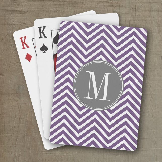 Lila und graues Zickzack Muster mit Monogramm Spielkarten (Personalized playing cards with an area for text such as a name or monogram)