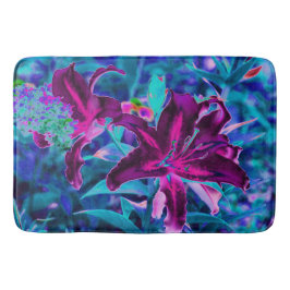 Lila und Hot Pink Abstrakte Orientalische Lilien B Badematte