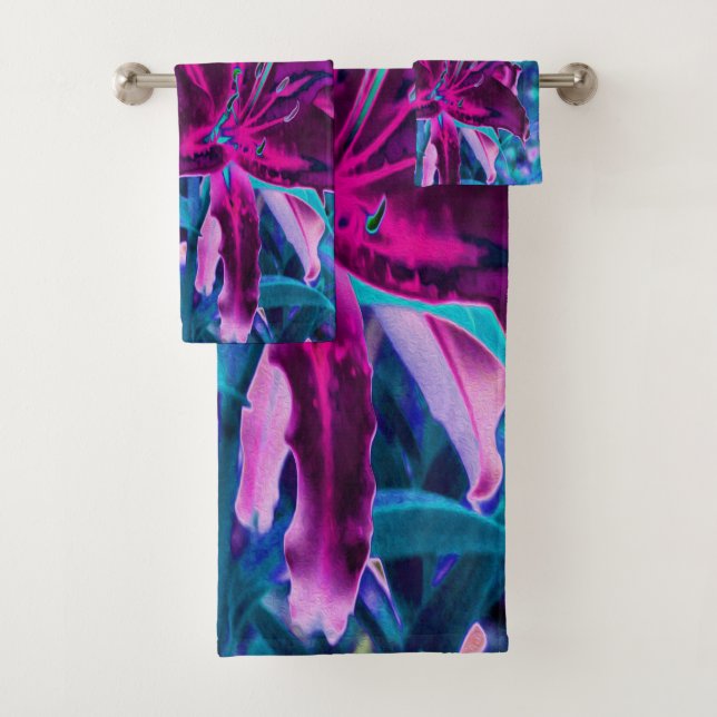Lila und Hot Pink Abstrakte Orientalische Lilien B Badhandtuch Set (Insitu)