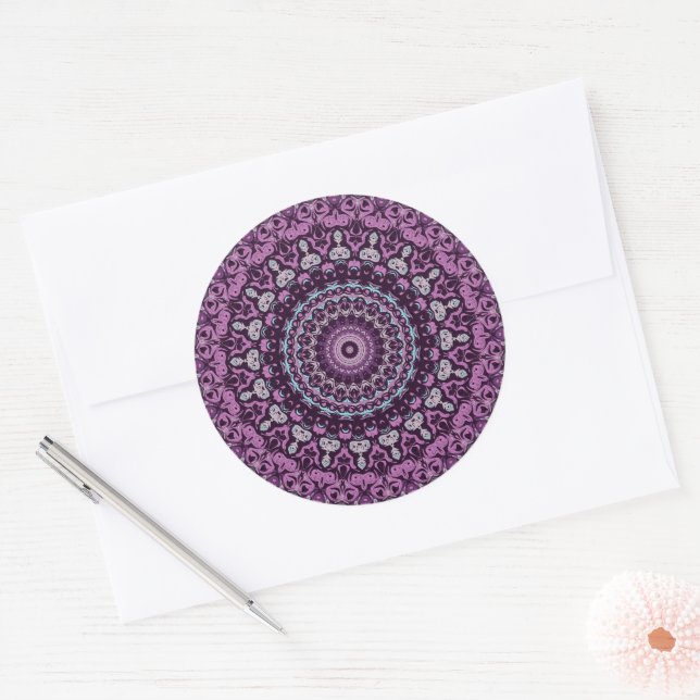 Lila und Lavender Mandala-Muster Runder Aufkleber (Umschlag)