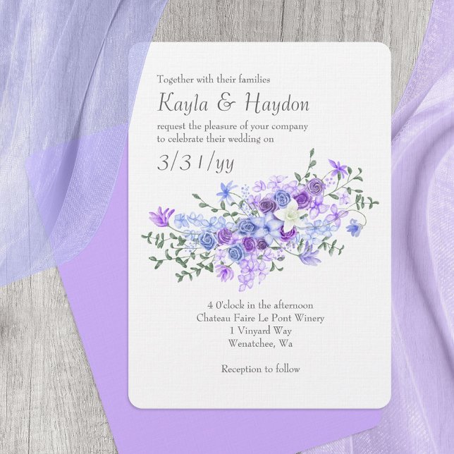 Lila und leicht Blue Rose Bouquet Wedding Einladung (Purple and dusty blue wedding invitations, lavender, lilac rose bouquet, leafy green)
