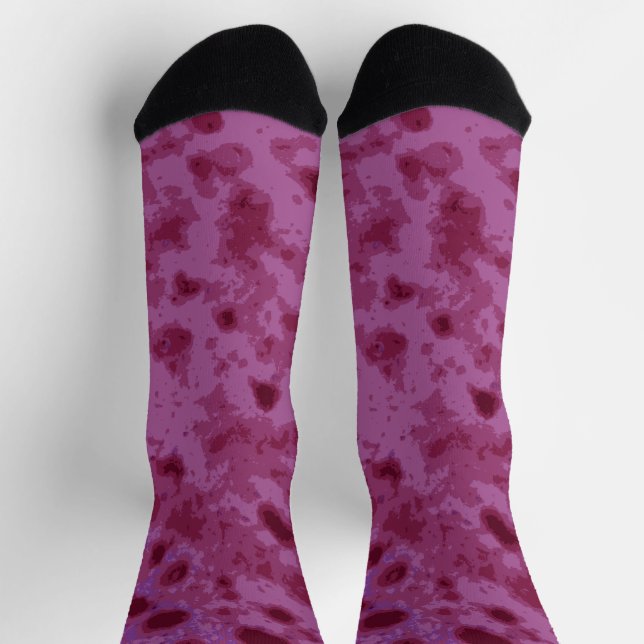 Lila und rosa abstraktes Notmuster Socken (Oben)