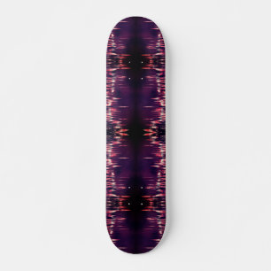 Lila und rosa hohe Spannung Skateboard