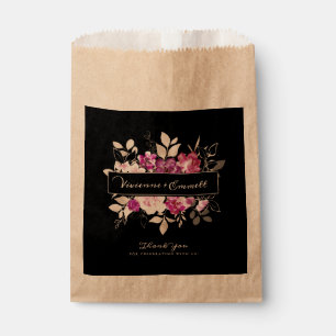 Lila und rosafarbene Blüte bei Schwarzer Hochzeit Geschenktütchen