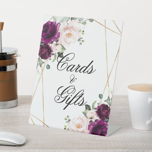 Lila und rosafarbene Rosenduschkarten und Geschenk Sockelschild (In SItu)