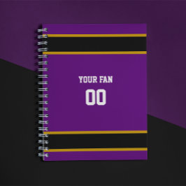 Lila und schwarze Fußballmannschaft Personalisiert Notizbuch