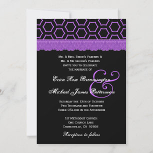Lila und schwarze Retro Lace Monogram Wedding V22 Einladung