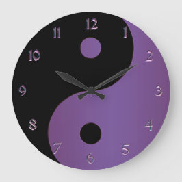 Lila und schwarze Yin Yang Uhr