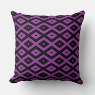 Lila und schwarzes Diamantmuster Kissen