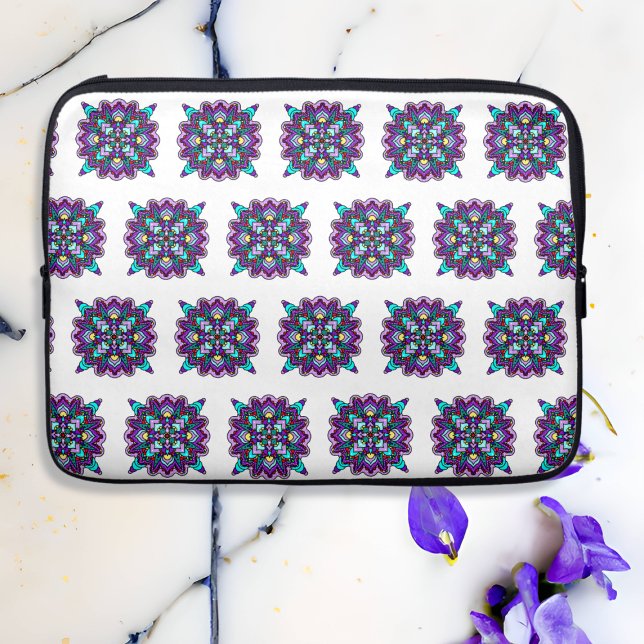 Lila und schwarzes mystisches Mandala Laptopschutzhülle (Von Creator hochgeladen)