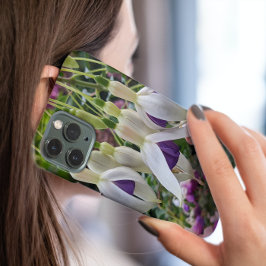 Lila und weiße Fuchsien-Blume iPhone 16 Hülle