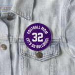 Lila und weiße Mama Jersey Nummer<br><div class="desc">Freuen Sie sich auf Ihr Lieblings-Sportteam, Ihren Fußballspieler oder zeigen Sie einfach Ihren Schulstolz mit einem personalisierten Spirituosenknopf! Fügen Sie Ihren Schulnamen hinzu oder personalisieren Sie ihn mit einem Spielernamen und Jersey-Nummer. Ideal für Fußball, Basketball, Baseball und Fußball! Erstellen Sie individuelle Buttone für das ganze Team, Cheerleader, Eltern und Geschwister,...</div>
