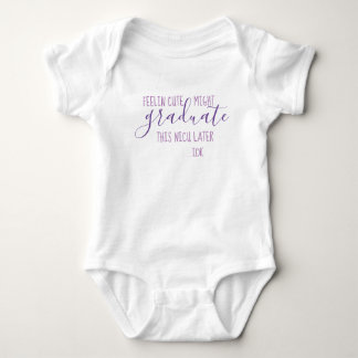 Lila und weiße Präemie NICU Abschluss Baby Strampler