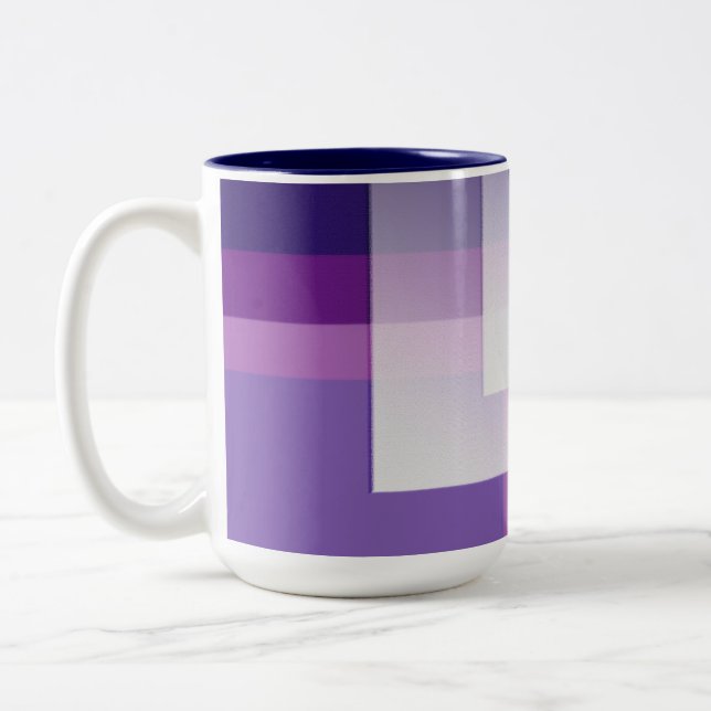 Lila und weiße Tasse (Links)