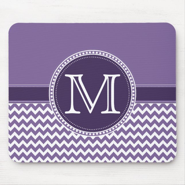 Lila und weiße Zickzack Zigzag Monogram Wedding Mousepad (Vorne)