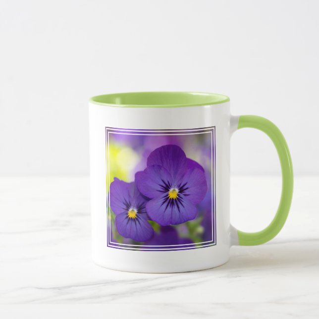 Lila Violas Tasse (Rechts)