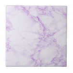Lila violett Marmor Fliese<br><div class="desc">Elegante und trendige ultraviolette Imitate in Lavendelfarben bedruckt mit Marmor.</div>