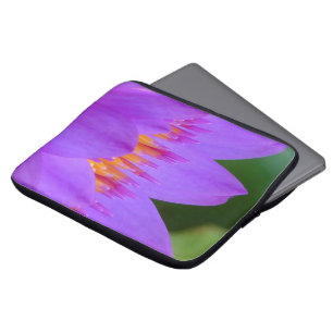 Lila Wasser-Lilien-Blumen-Blüte Laptopschutzhülle
