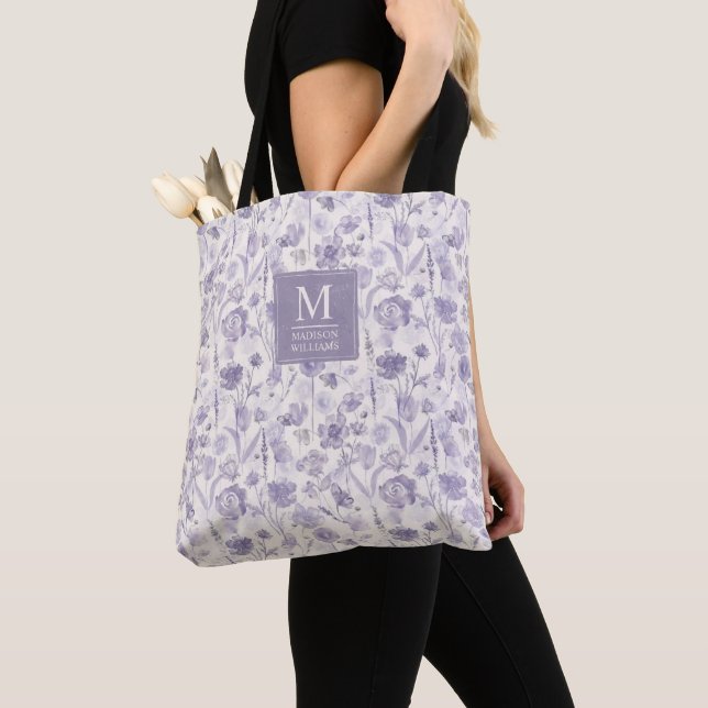 Lila Wasserfarbe Blumen Blumen Muster (Von Nahem)