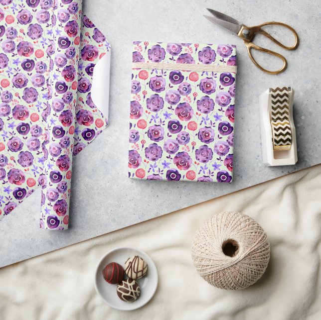 Lila Wasserfarben-Blumenmuster Geschenkpapier (Kunsthandwerk)