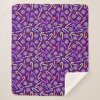 Lila Weihnachtskandinchen mit Schneeflocken Sherpadecke